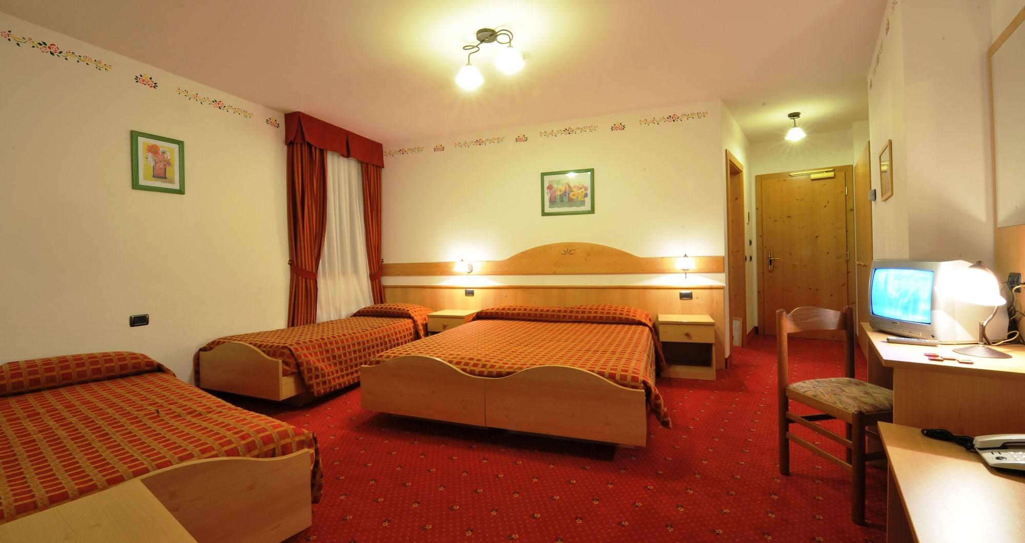 פאסו דל טונלה Hotel Adamello מראה חיצוני תמונה