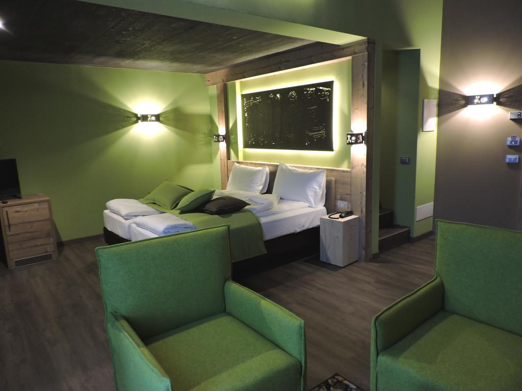 פאסו דל טונלה Hotel Adamello מראה חיצוני תמונה